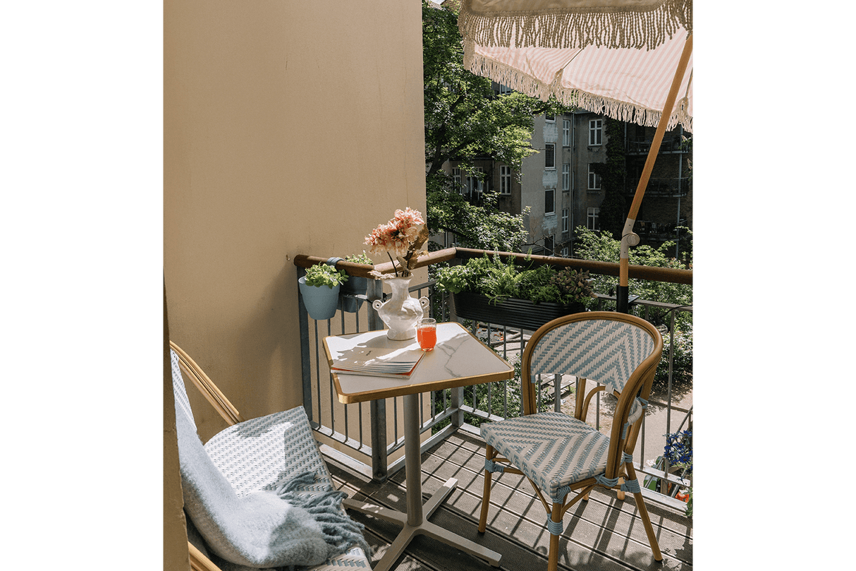 Delphine Caféstuhl mit französischem Flechtmuster