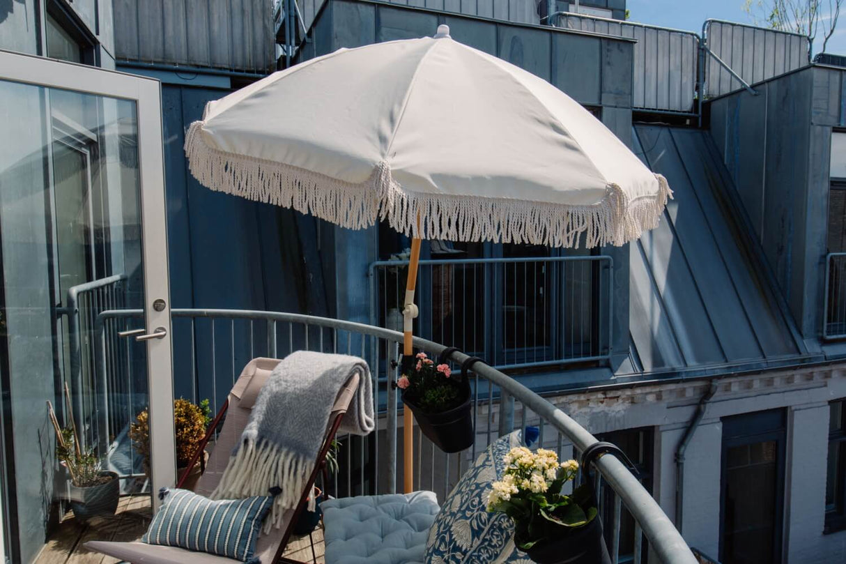 Stine einfarbiger Sonnenschirm mit Kippfunktion Ø180 cm