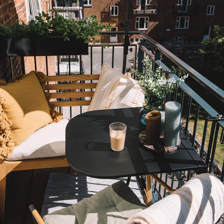 So richten Sie Ihren Balkon minimalistisch ein
